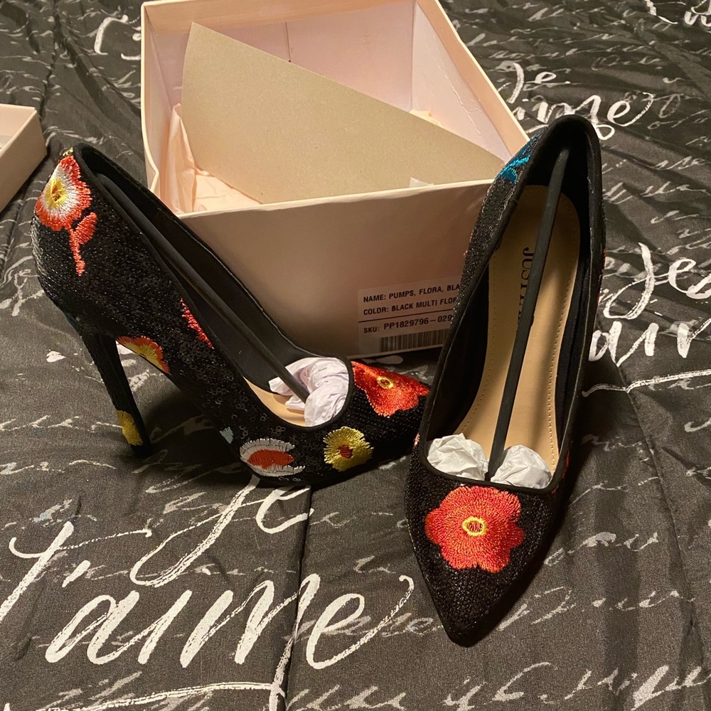 Multi Color heels size 5.5 - Picture 3 of 5